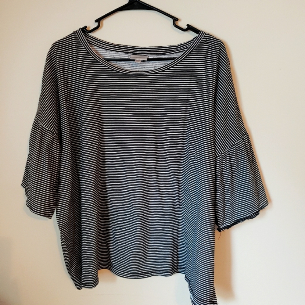 Black and White Ruffle Sleeve Top